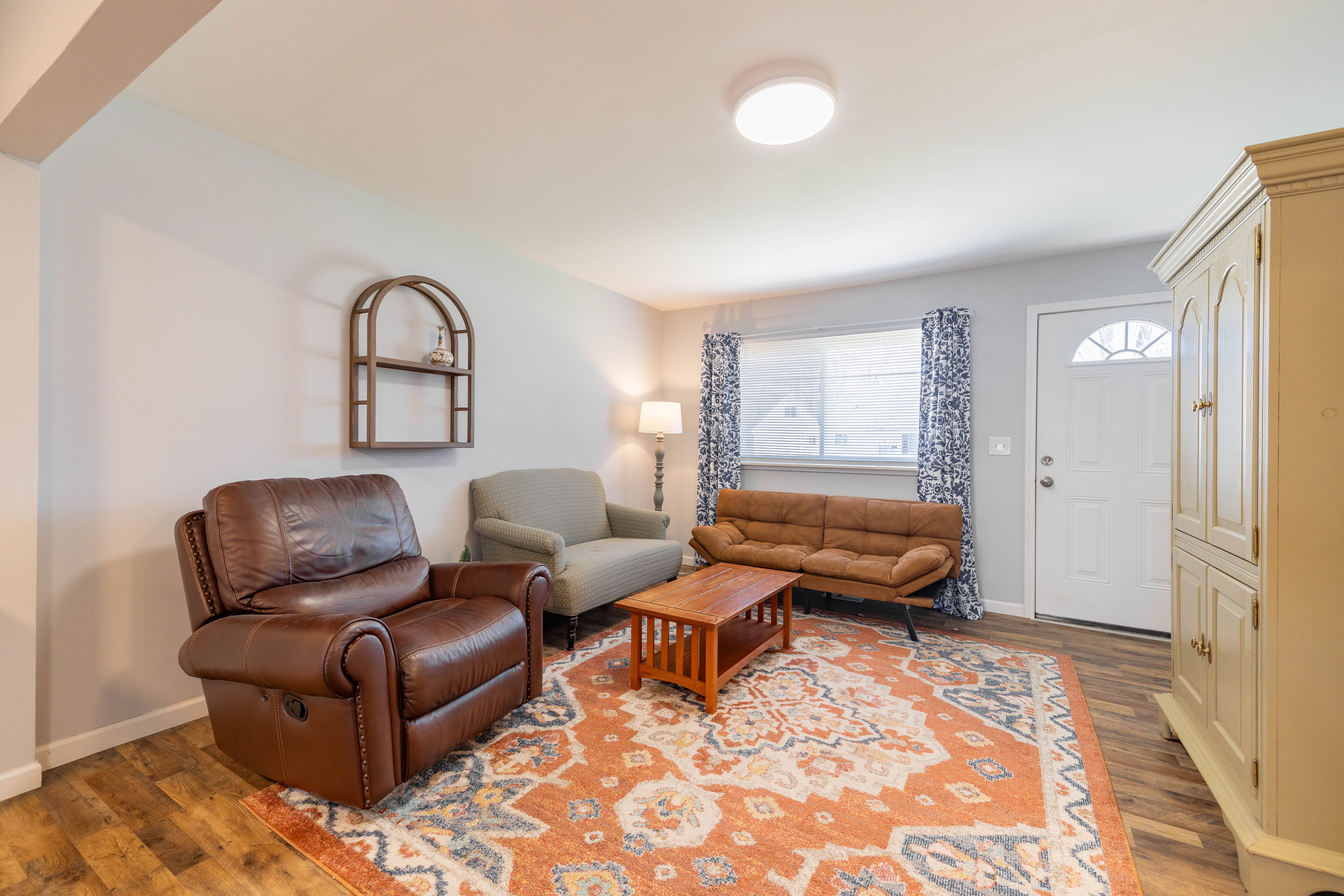 1241 RAMBLING Road