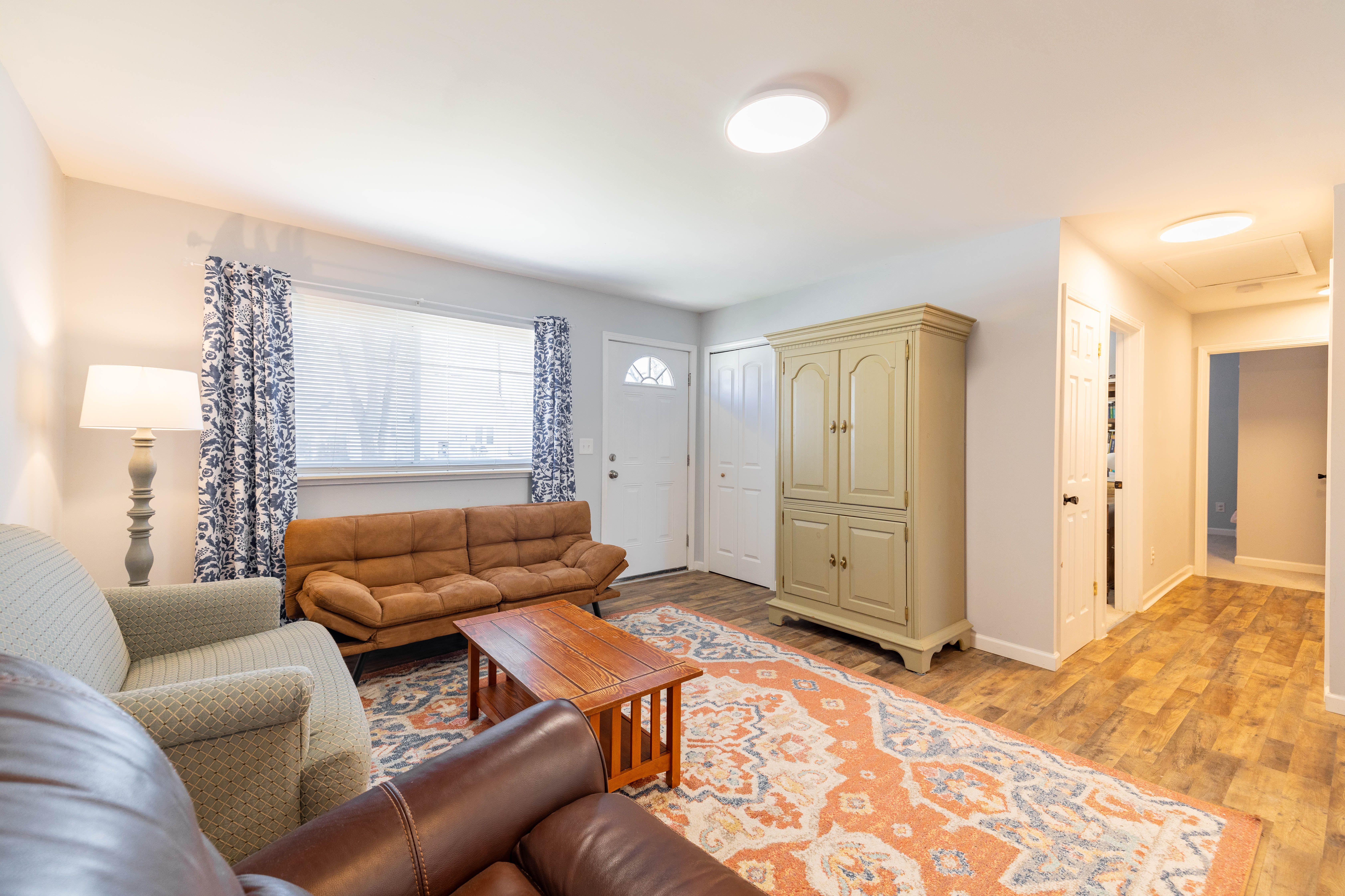 1241 RAMBLING Road