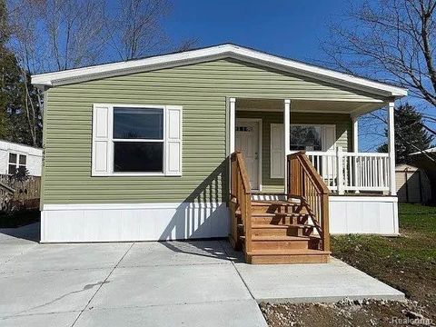 6421 Breezeway Drive Brighton City MI 48114