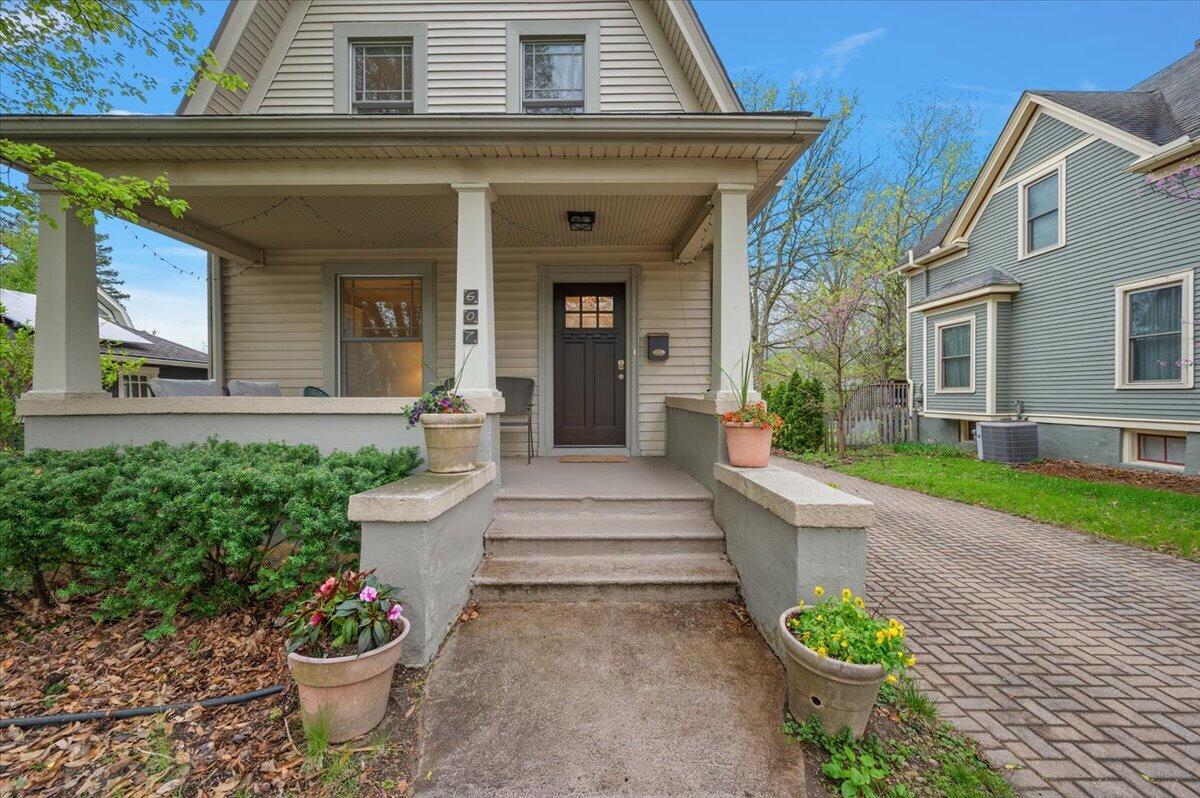 607 Hiscock Street