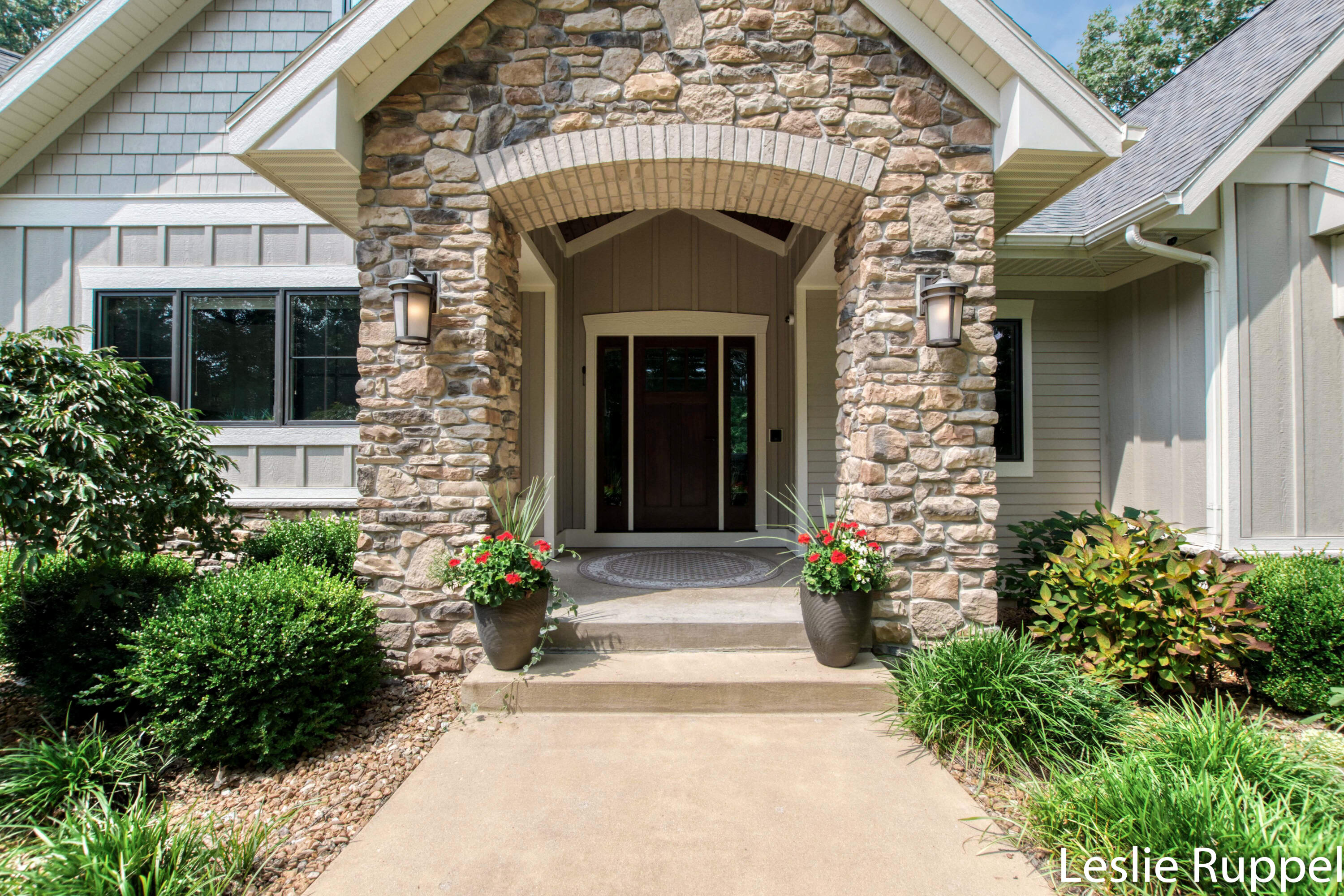 259 Grand River Drive NE