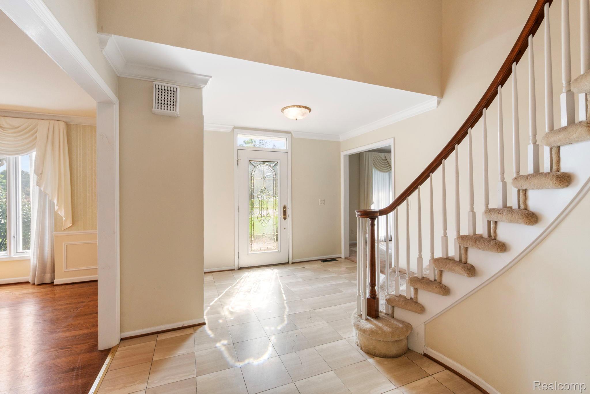5460 Walnut Knoll Court