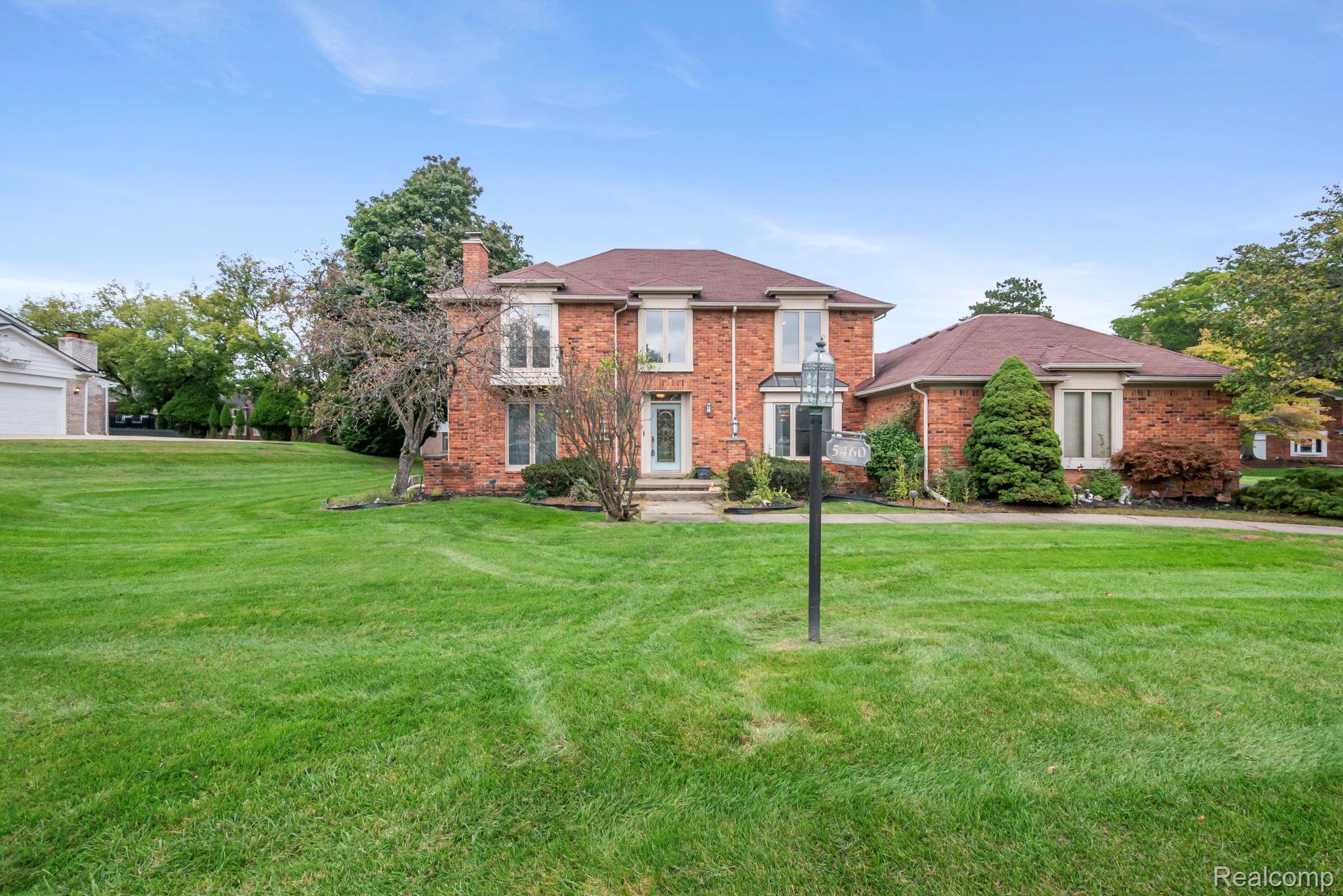 5460 Walnut Knoll Court