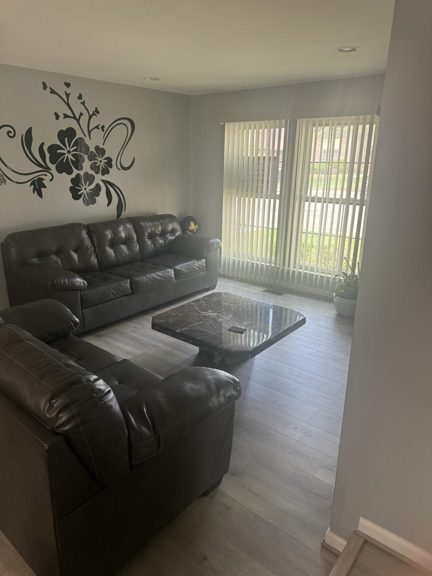 25045 Glenbrooke Dr Drive