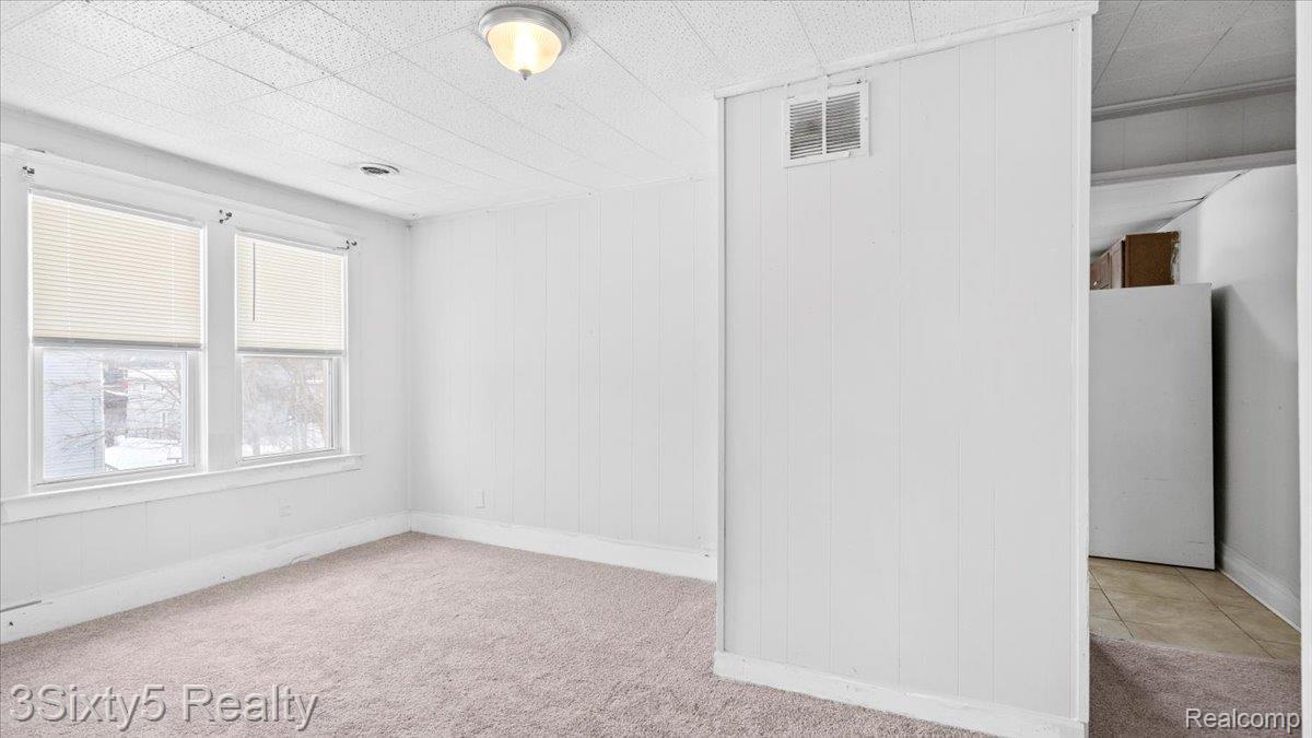 79 E E Pleasant Street