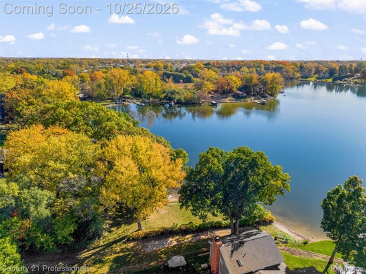2321 MARWOOD DR, WATERFORD, MI 48328 - Image 0e11328bc05fbc7da3a55bdd3ff6276e/3435861502
