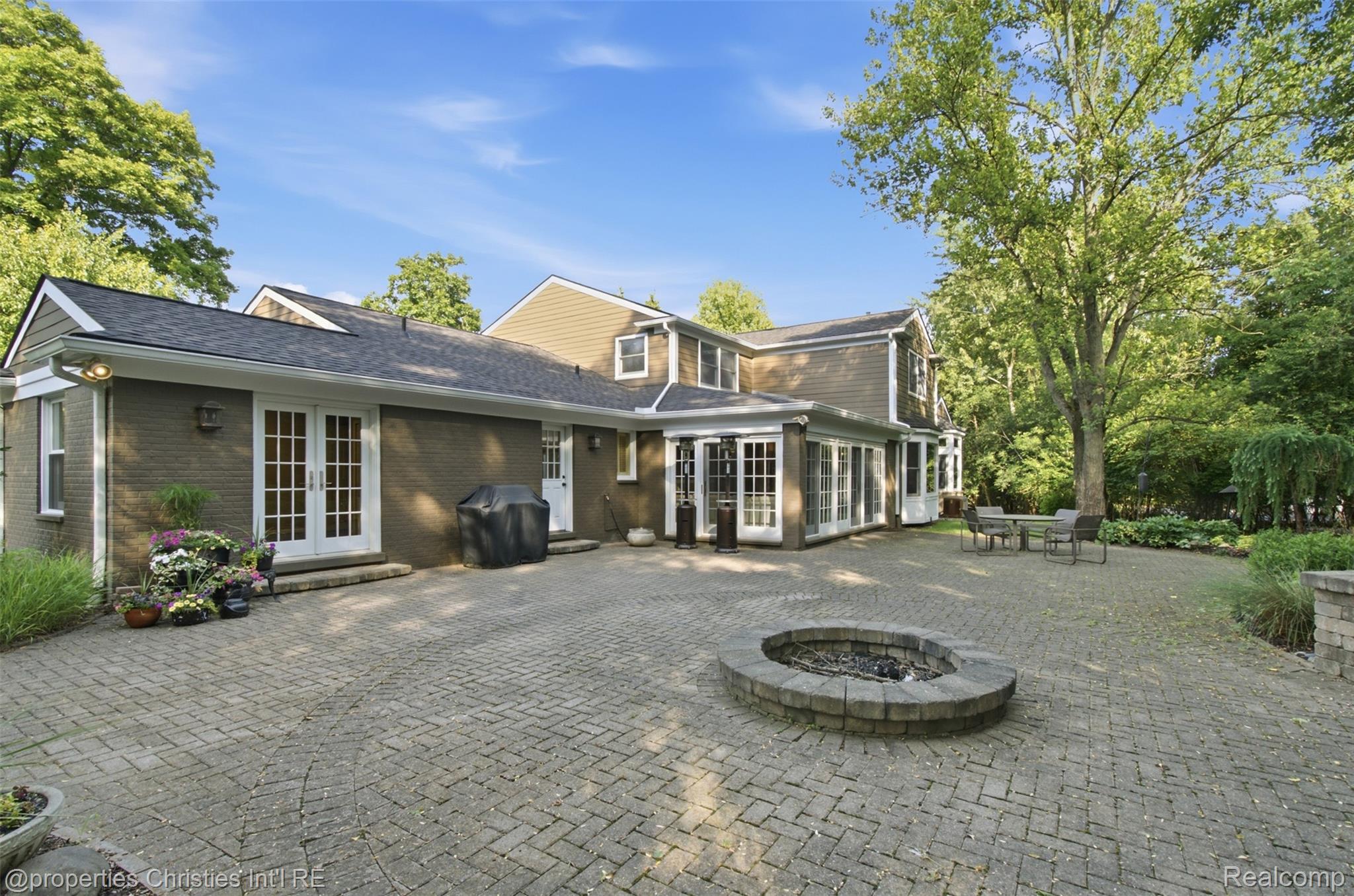 25235 Canterbury Road