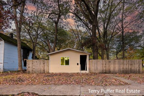 2521 Sanford Street Muskegon Heights City MI 49444