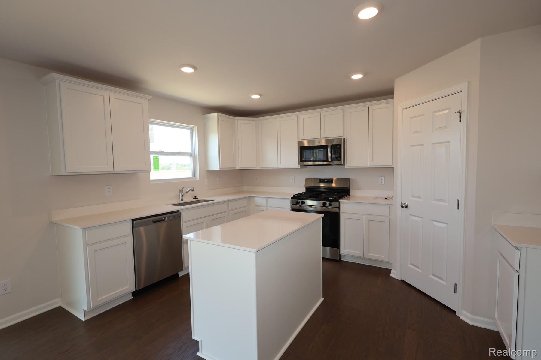 719 Knollwood Bend