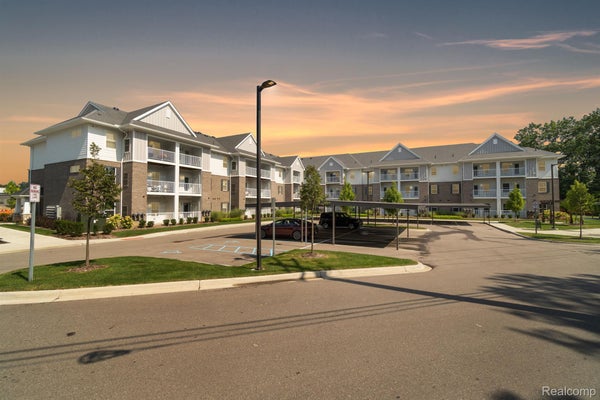 1957 S TELEGRAPH RD APT 201, BLOOMFIELD HILLS, MI 48302 - Image 0e237ffee2ff538aa3378cb7cd40b510/2106714857