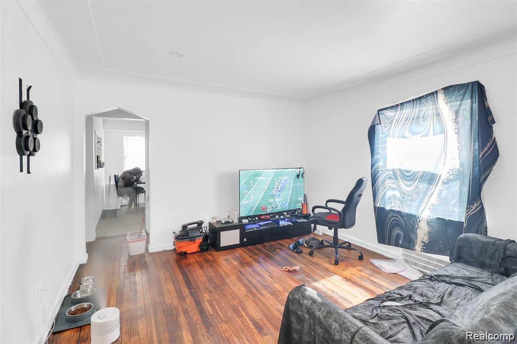 18668 Warwick Street