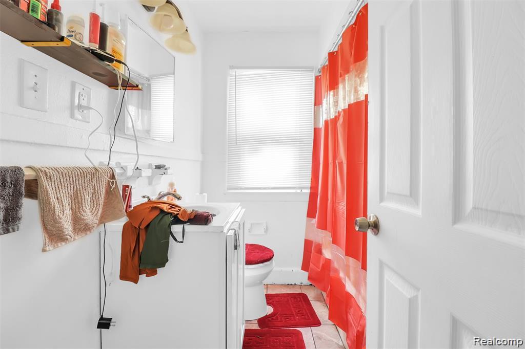 18668 Warwick Street