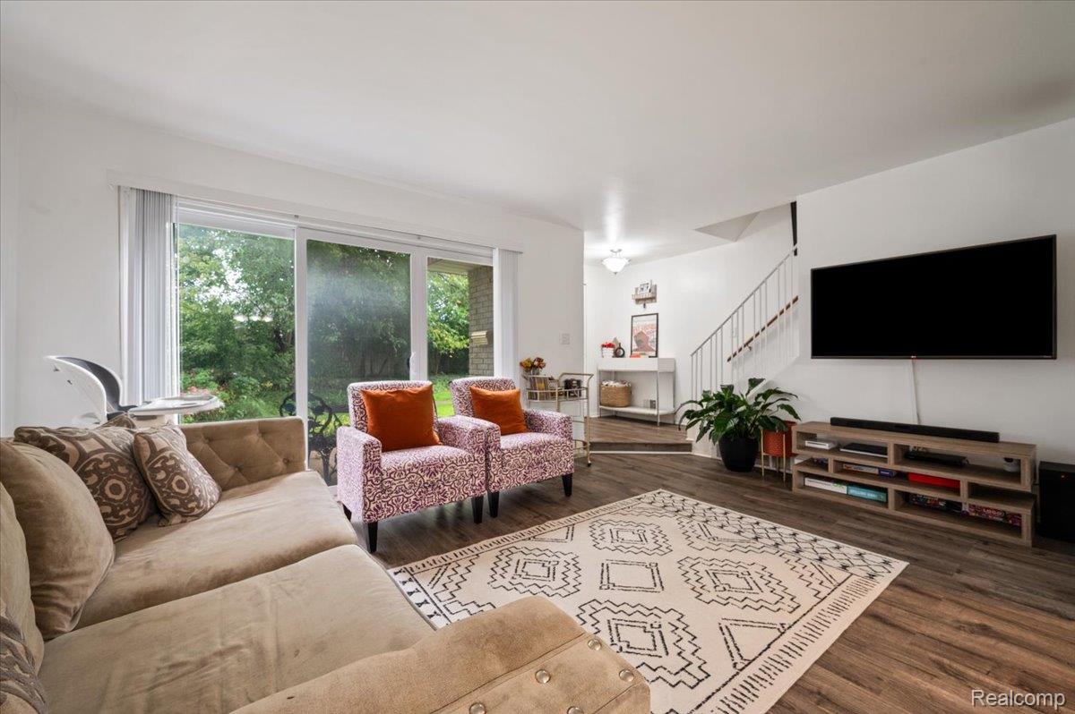 8323 Karam Boulevard 4