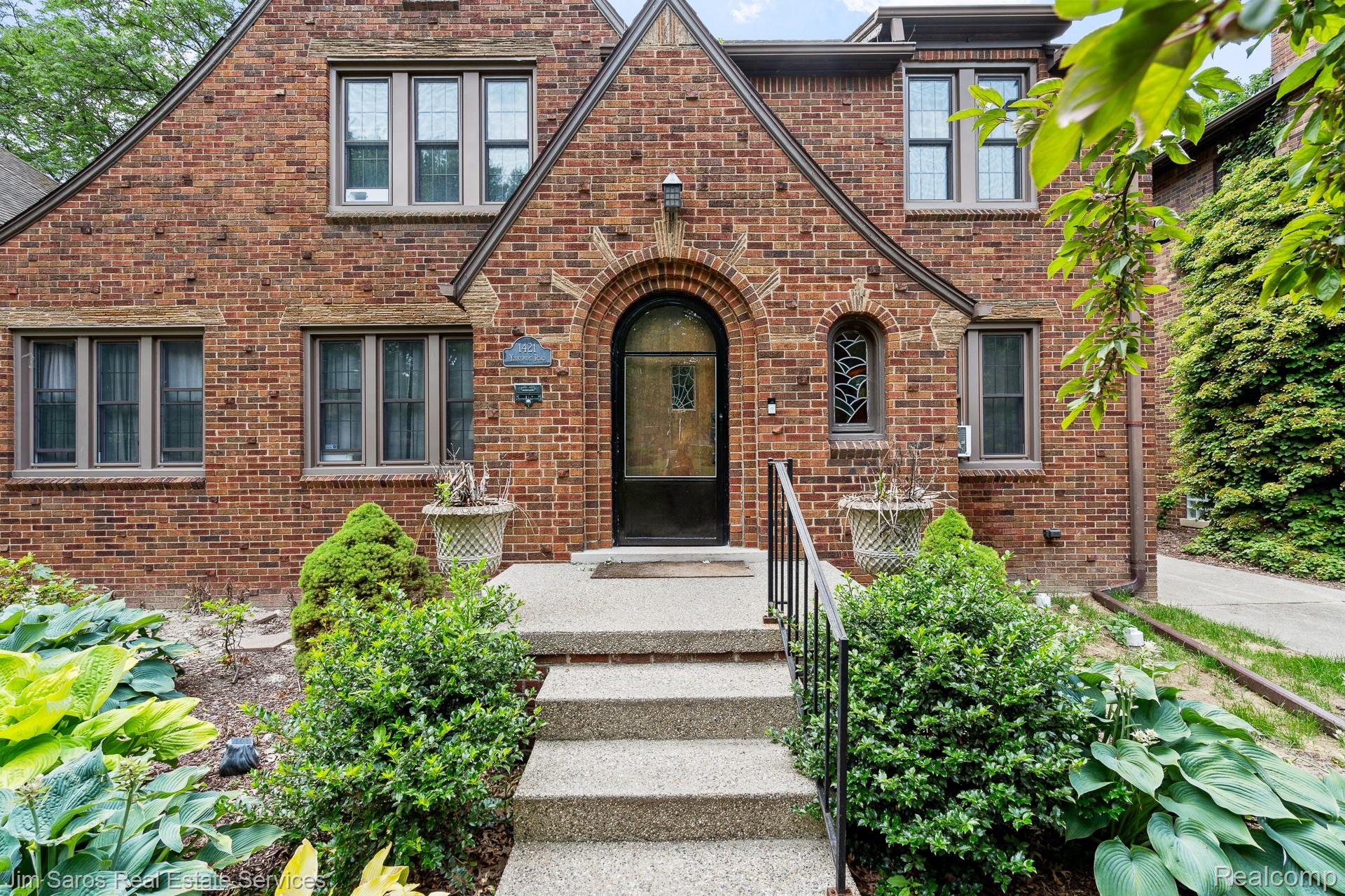 1421 Yorkshire Road