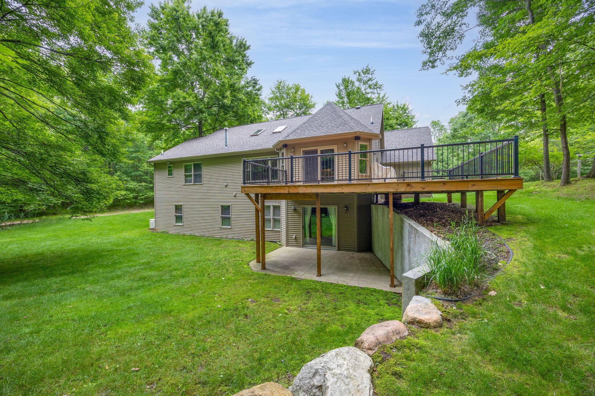 10372 Mountain View Trail