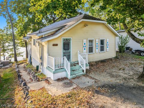 1259 Lakeshore Drive Columbiaville Village MI 48421