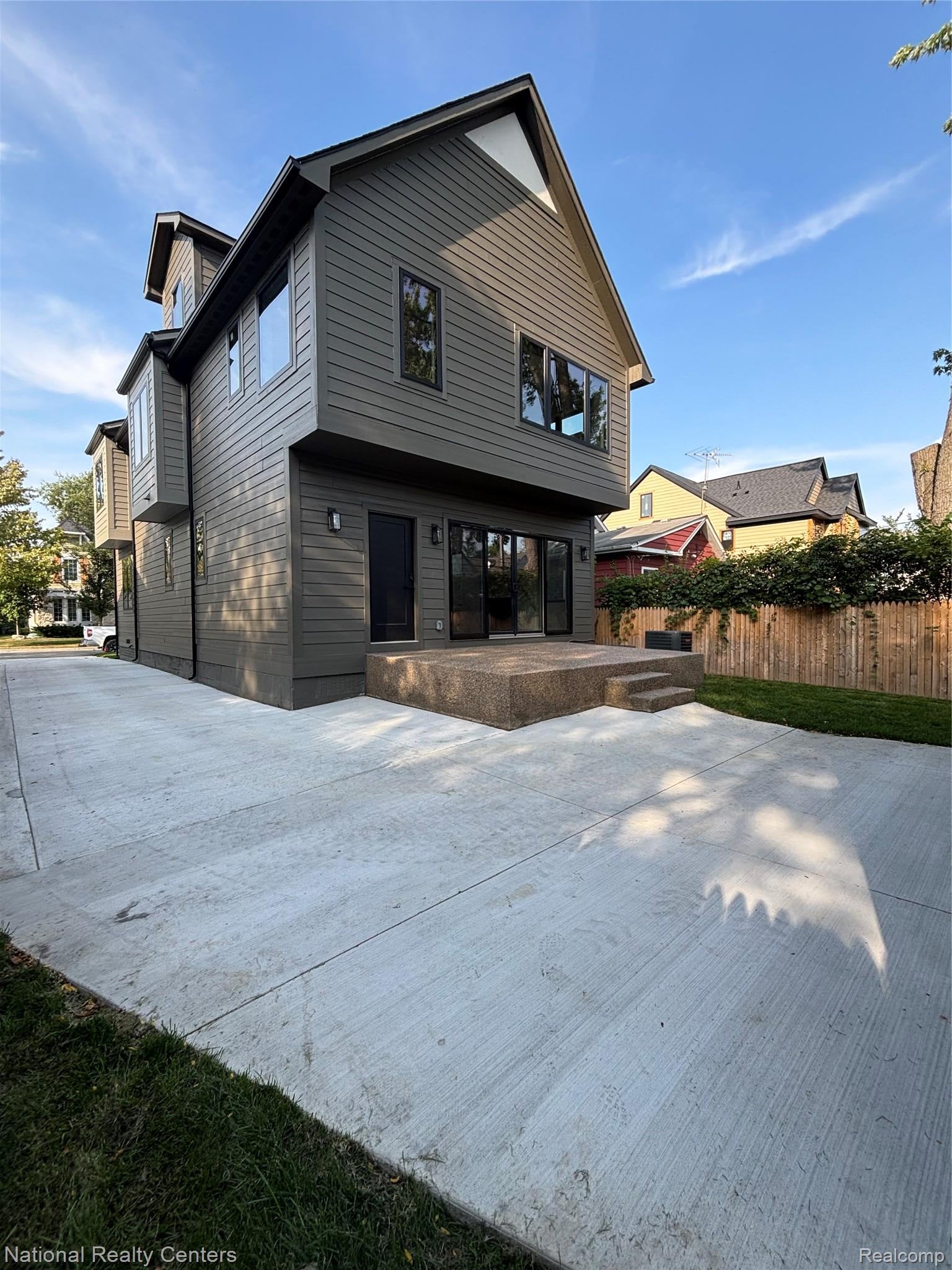 1292 Holland Street