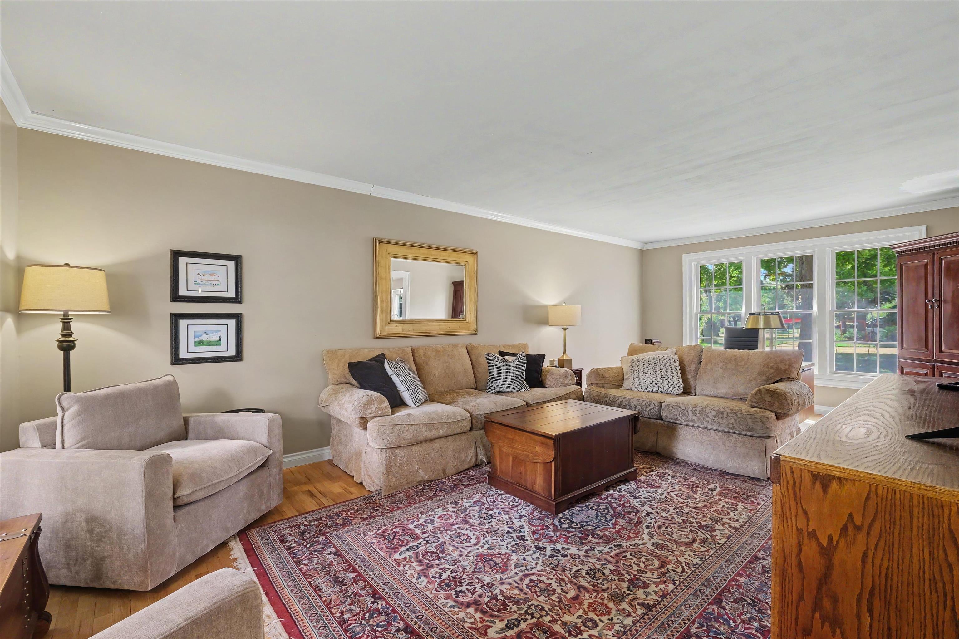 528 Greenwich Lane