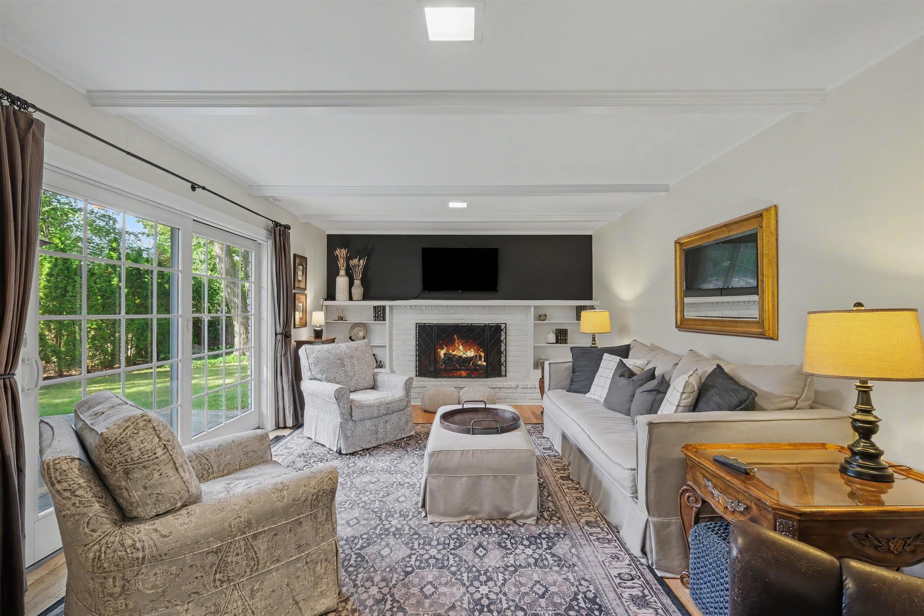528 Greenwich Lane