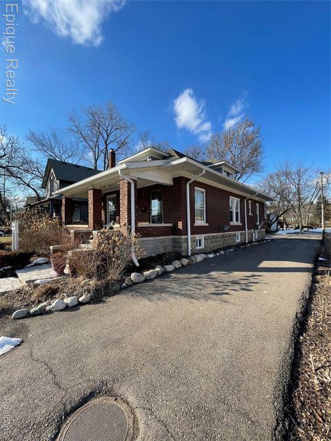33432 Oakland Street Farmington City MI 48335