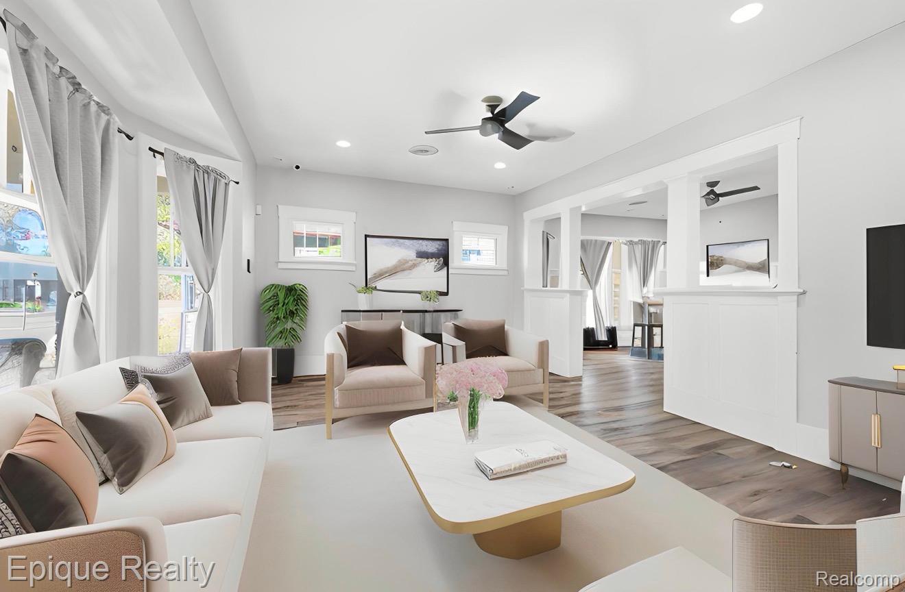 33432 Oakland Street