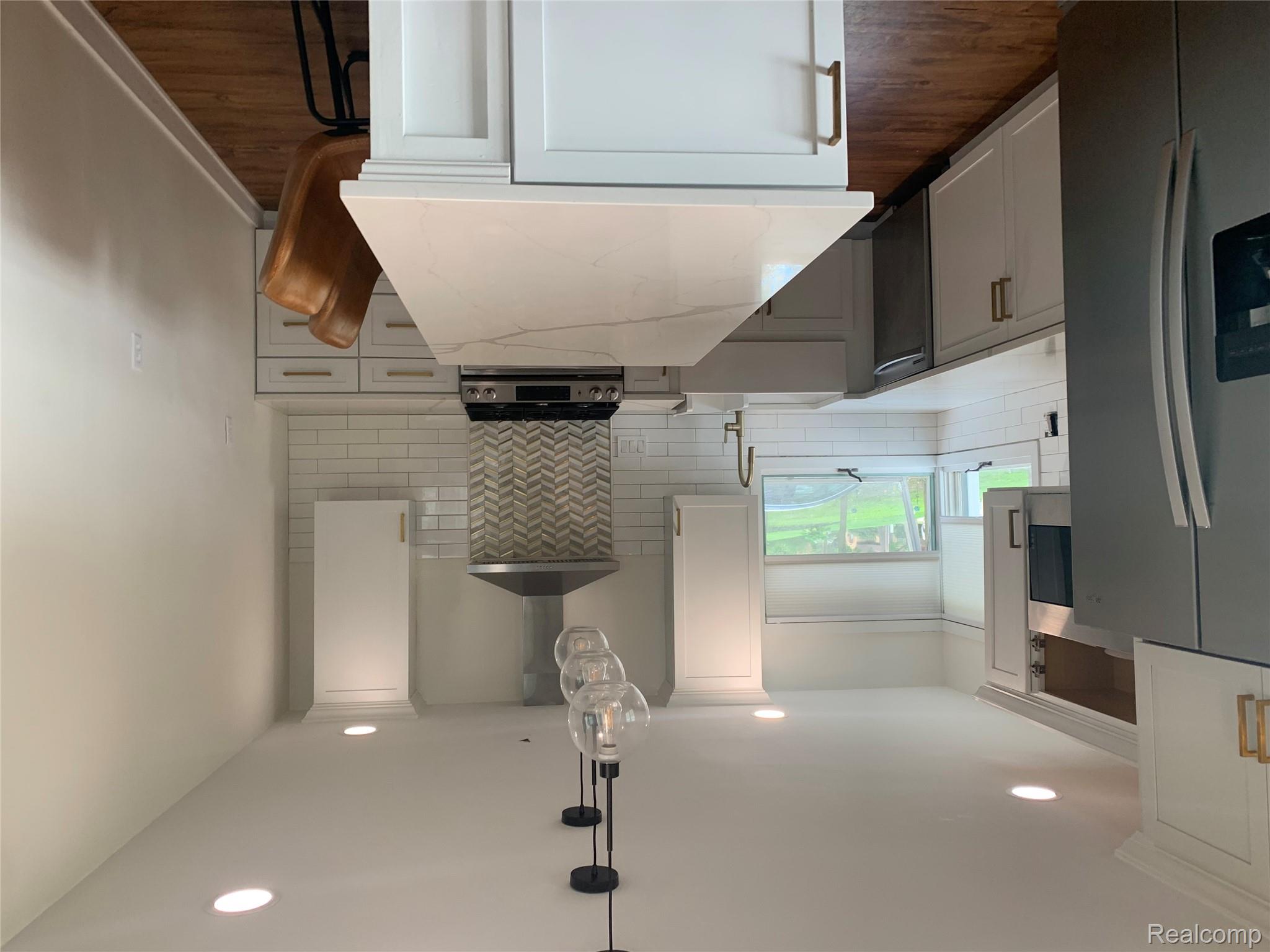 1211 PLYMOUTH Avenue SE