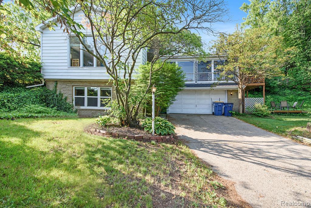 1211 PLYMOUTH Avenue SE