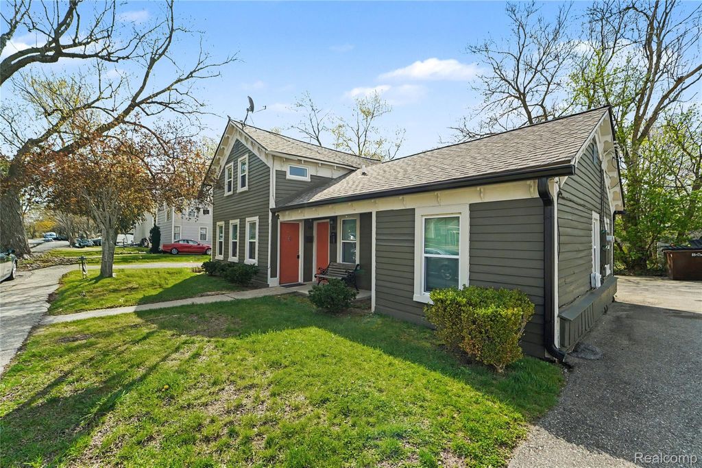 Photo of 12 E Church Street, Clarkston City, MI 48346 (MLS # 20261025391)