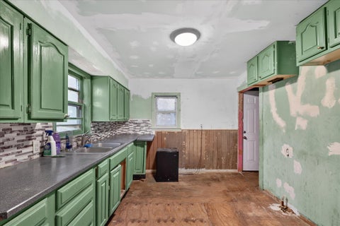 Tiny photo for 1004 Newland Place, Kalamazoo City, MI 49001 (MLS # 64026054578)