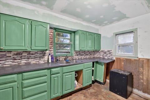 Tiny photo for 1004 Newland Place, Kalamazoo City, MI 49001 (MLS # 64026054578)