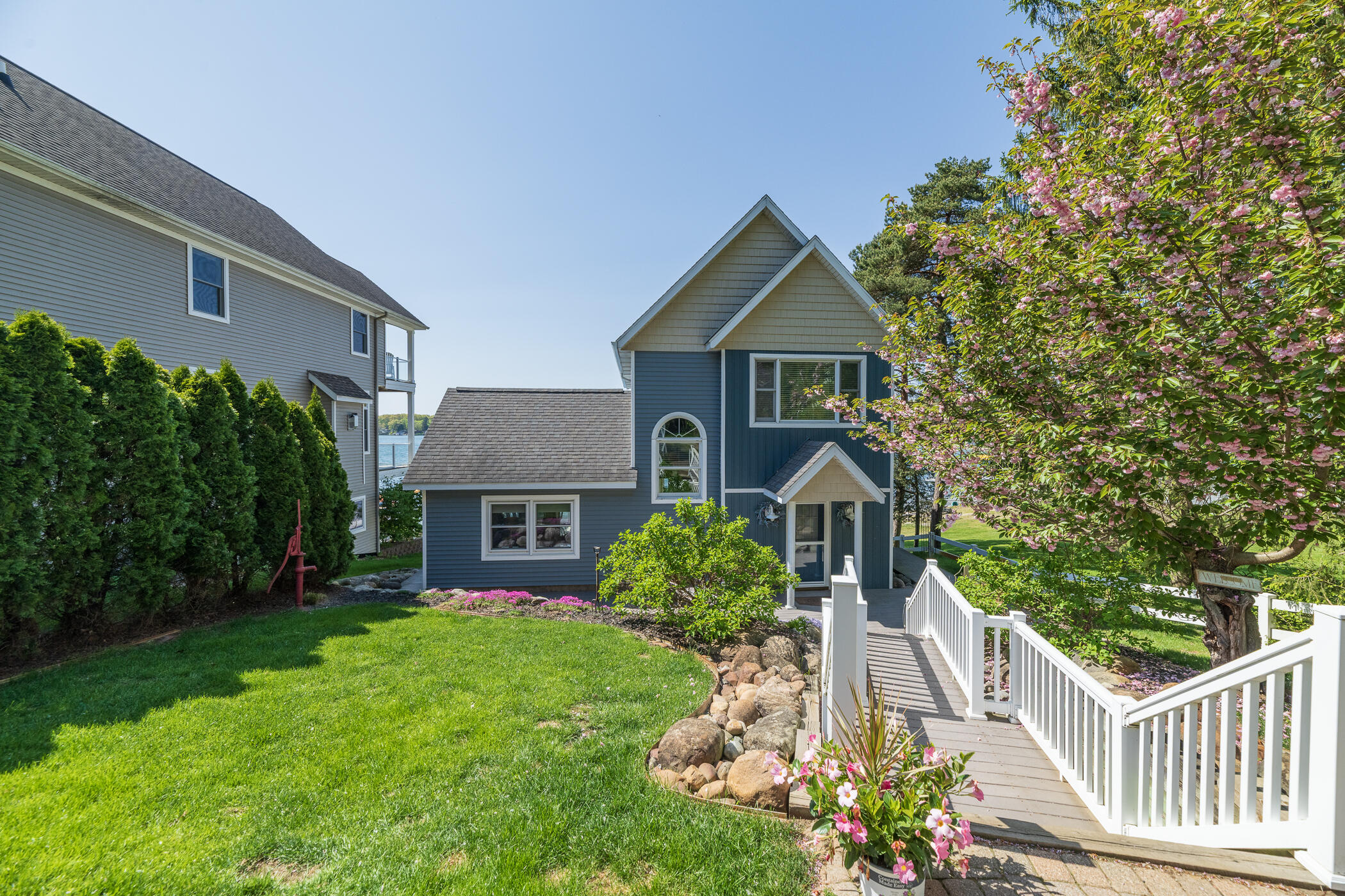 1401 E Crooked Lake Drive