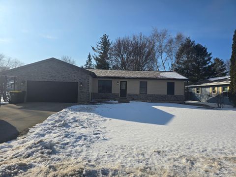 1946 N Mackenzie Lane Mt Pleasant City MI 48858