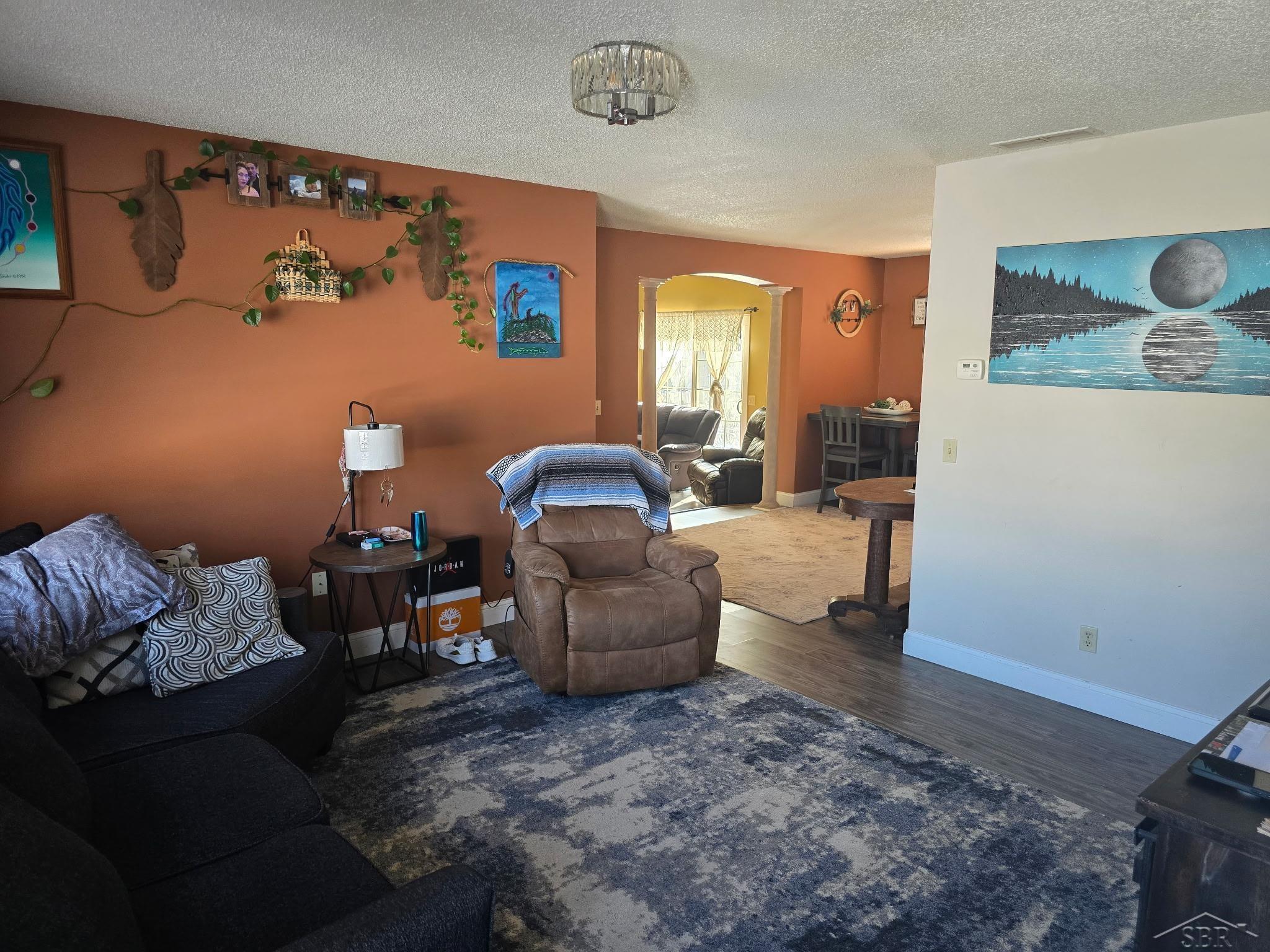 1946 N Mackenzie Lane