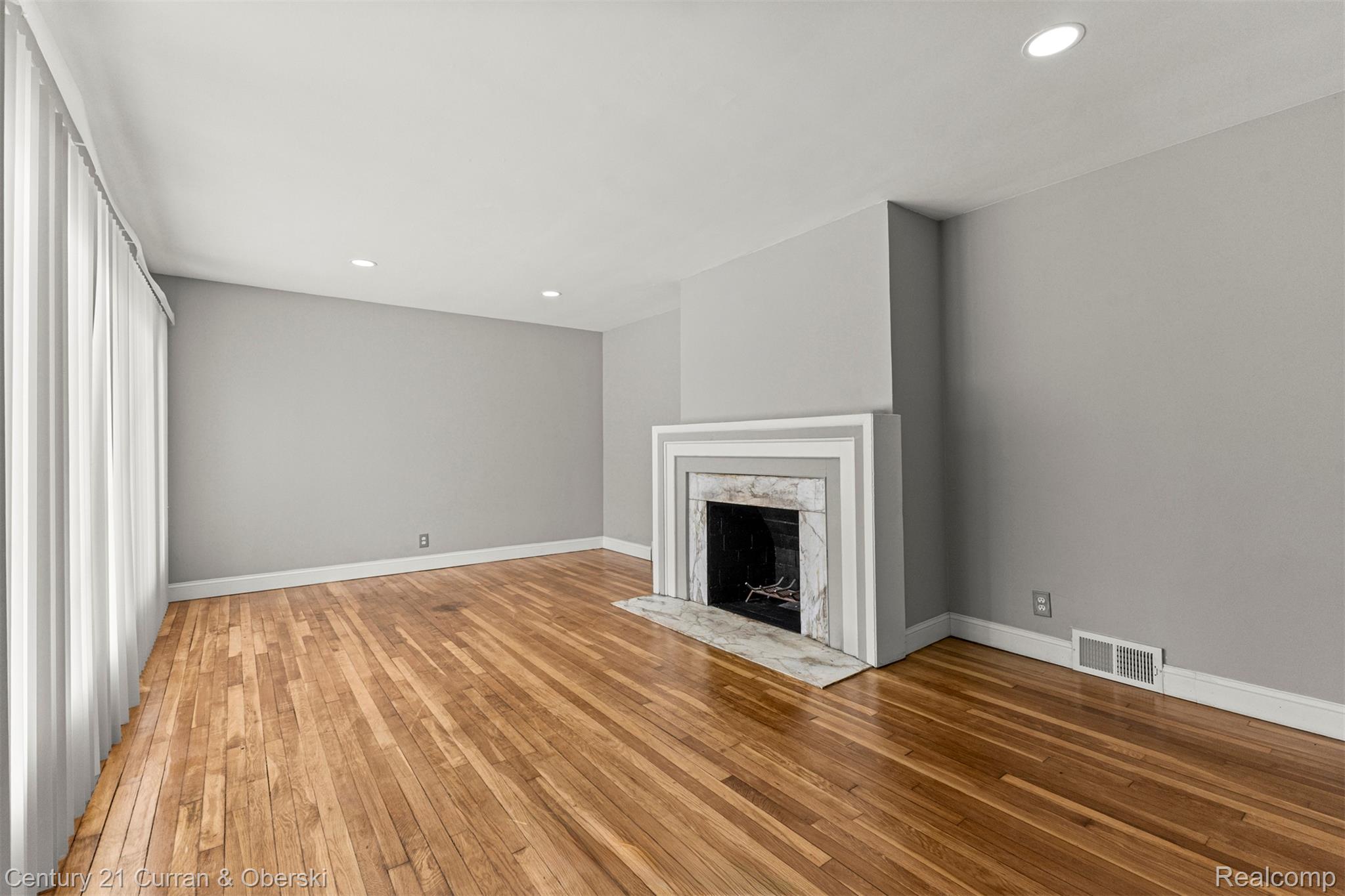 15805 Lindsay Street