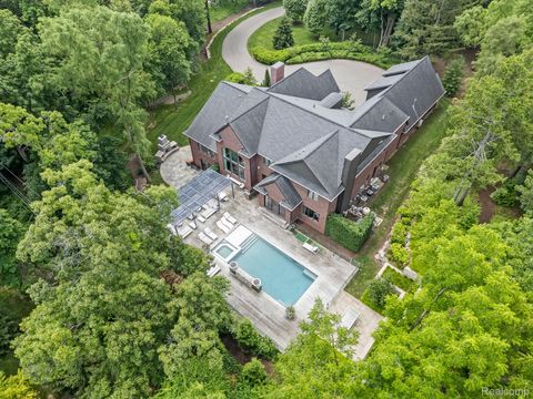 Photo of 32890 Whatley Road, Franklin Village, MI 48025 (MLS # 20251023640)