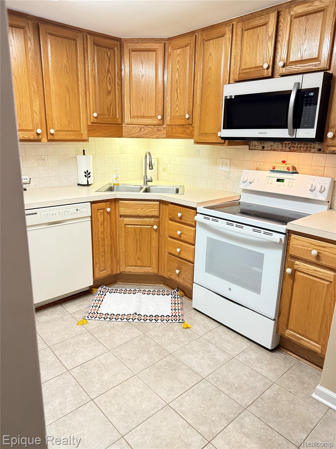 1421 E Mt Morris Road