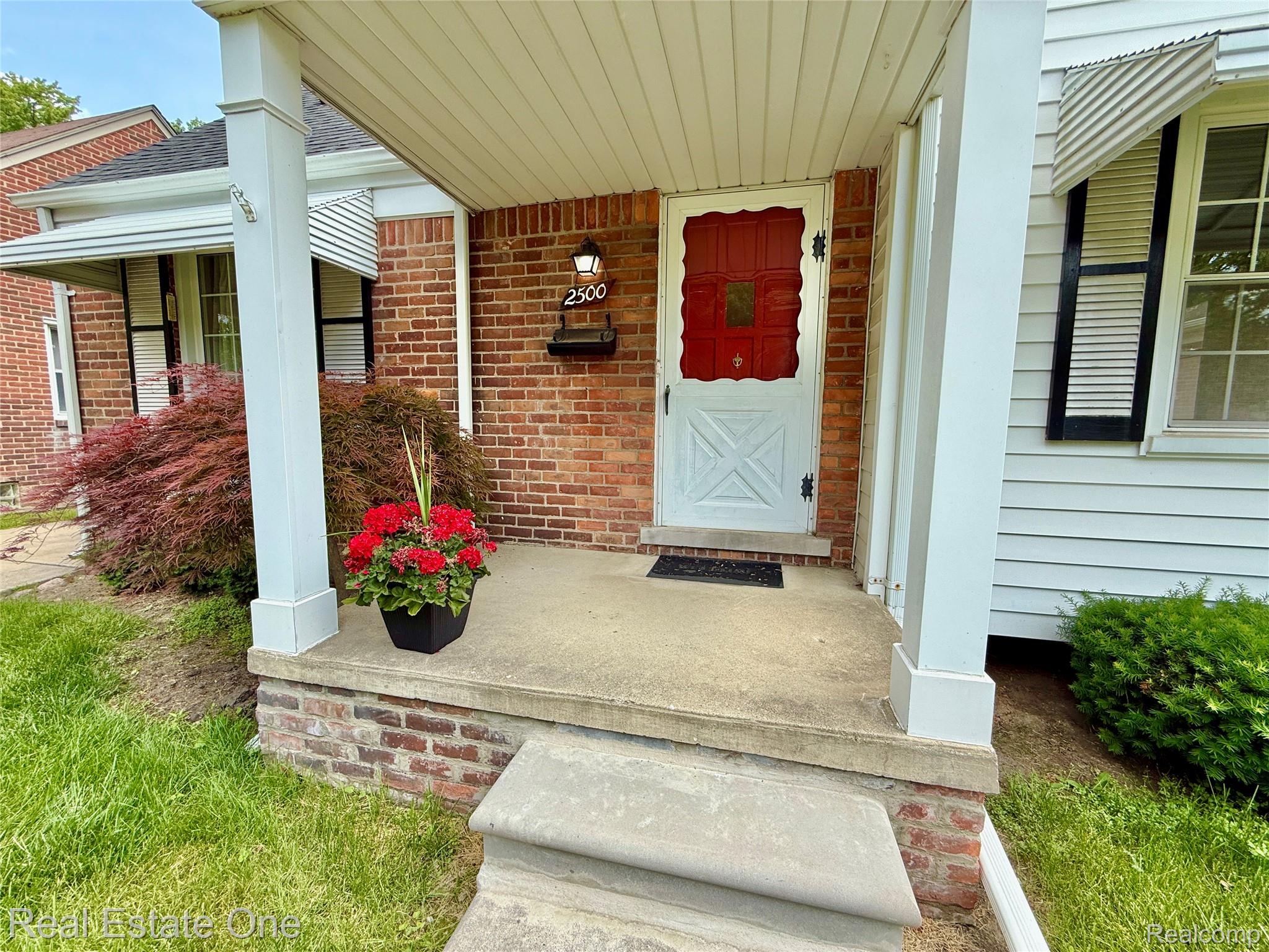 2500 N Wilson Avenue