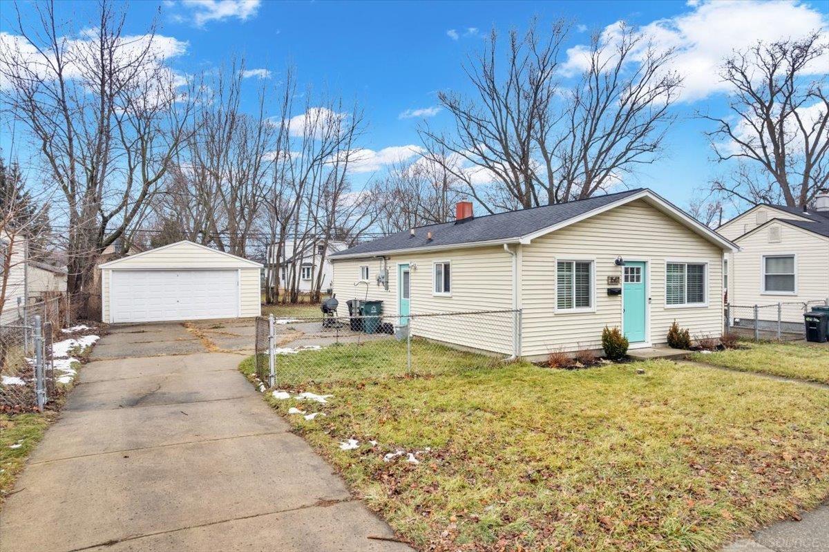 1561 Moorhouse Street