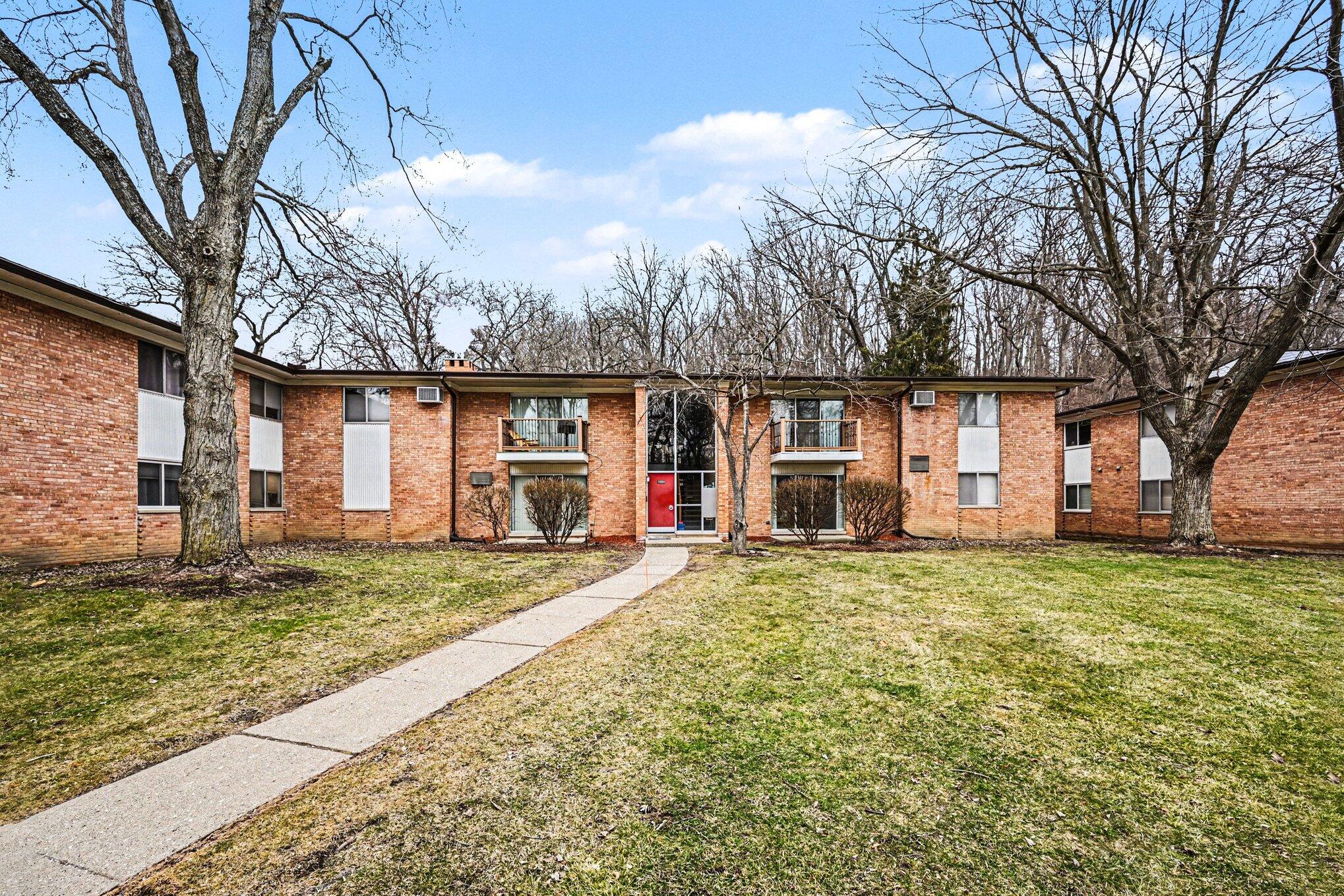 1245 Island Drive 202