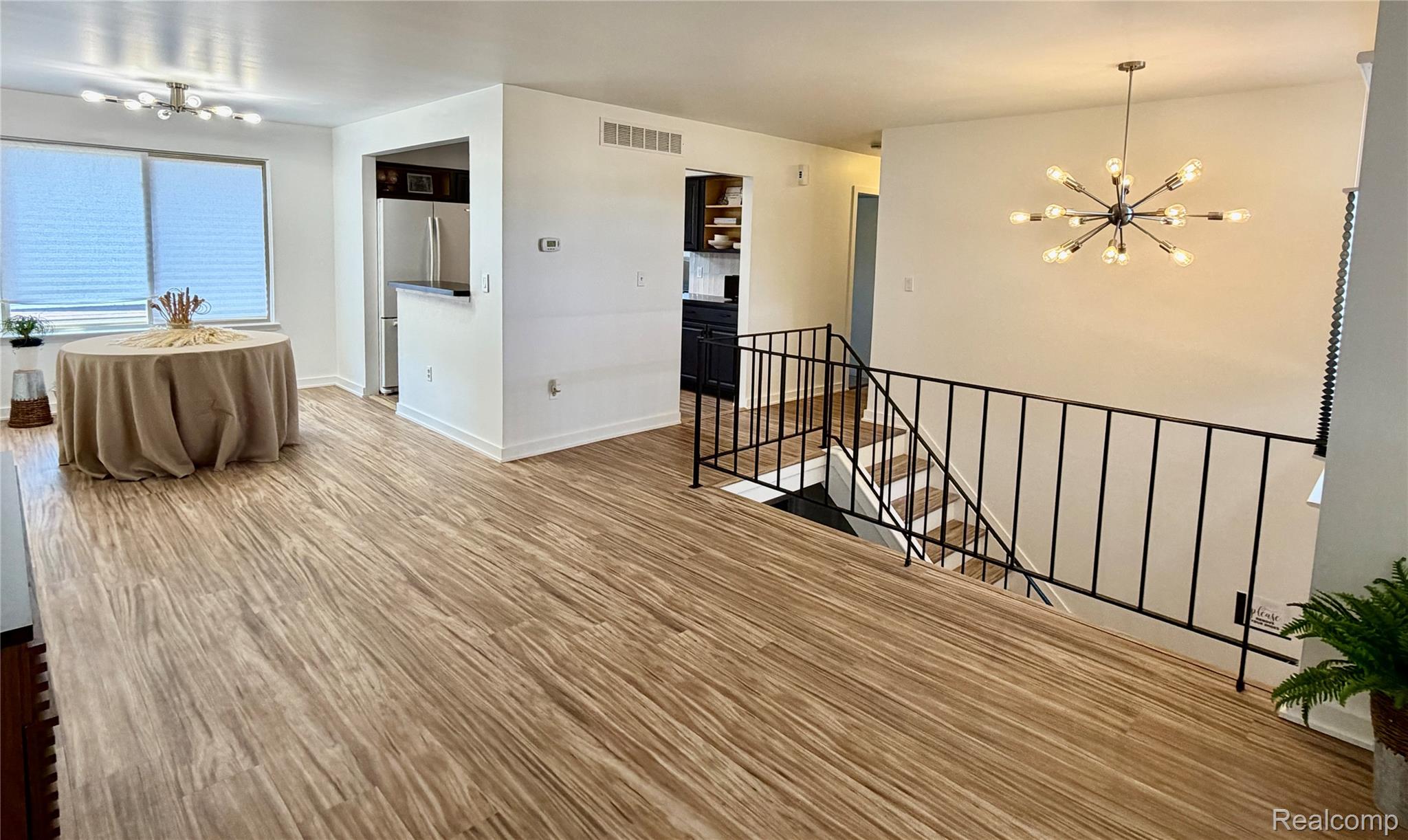2952 Roundtree Drive
