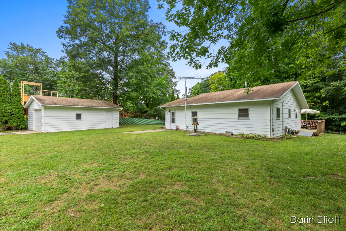 901 Half Moon Lake Drive SW