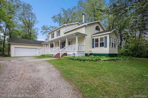 730 Fairview White Lake Charter Township MI 48383