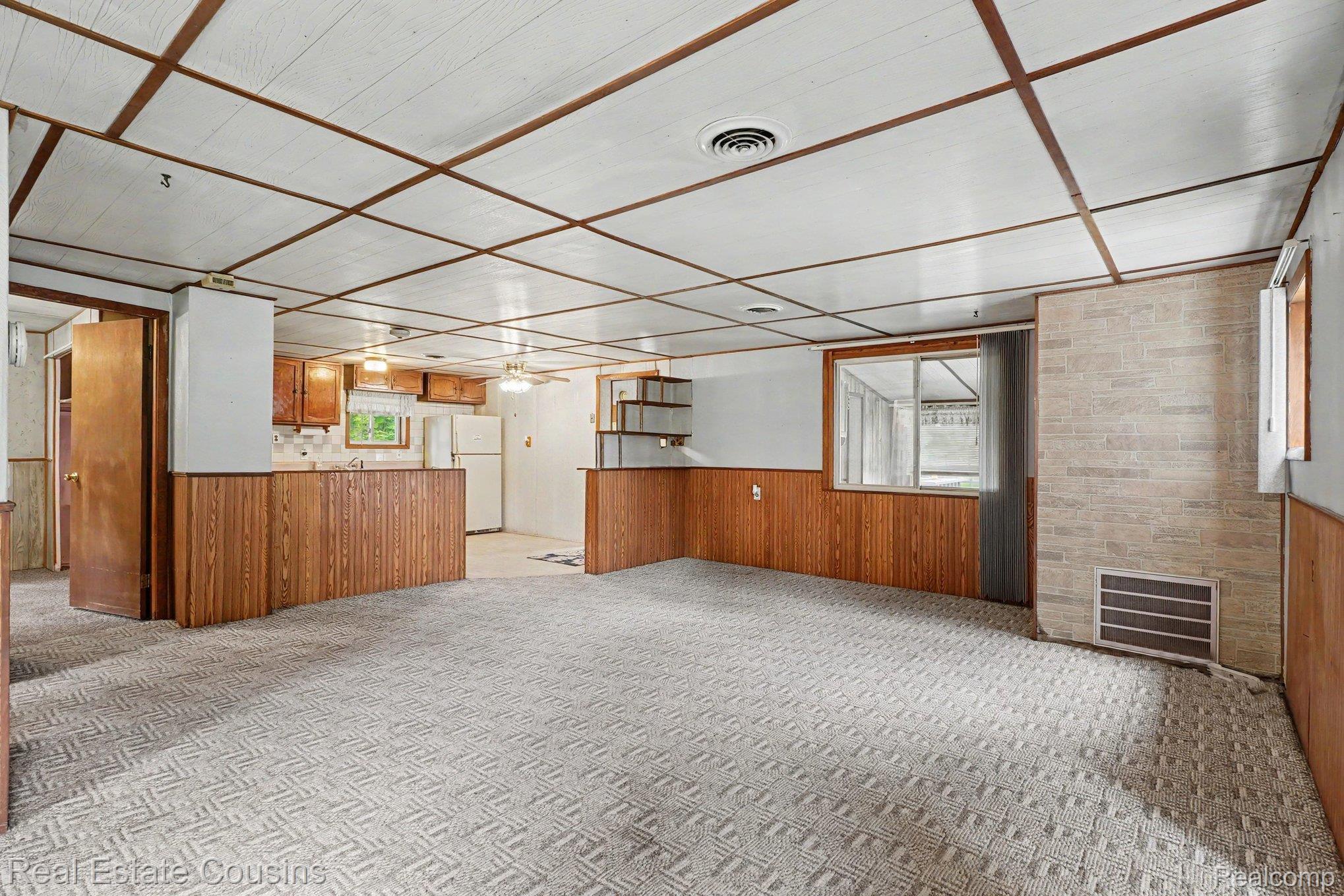 1276 E Elm Road