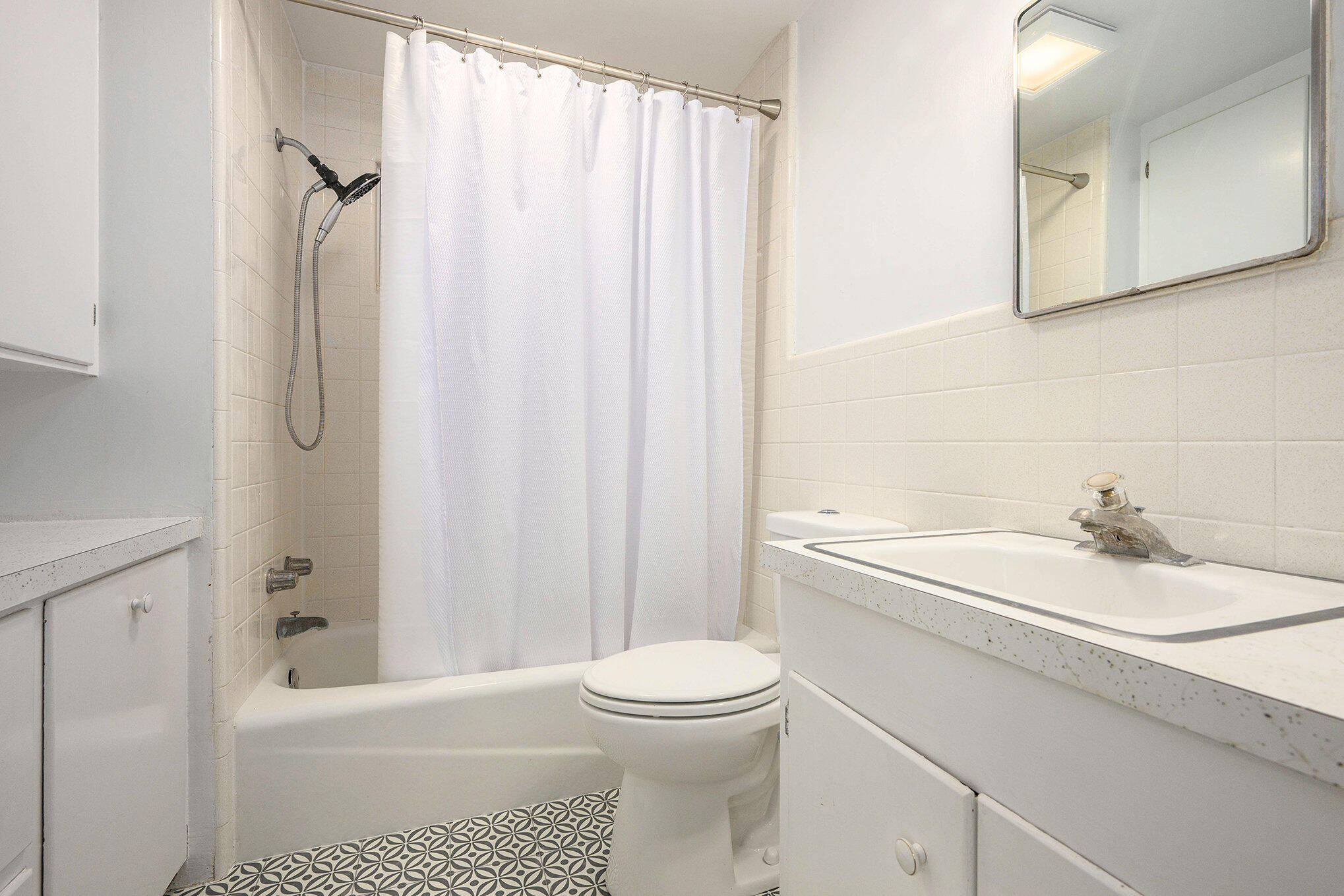 Kalamazoo City, Michigan 49008, United States, 4 Bedrooms Bedrooms, ,3 BathroomsBathrooms,Residential,Active,200280