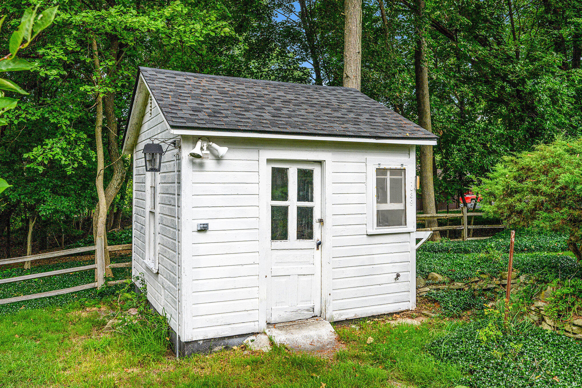 Kalamazoo City, Michigan 49008, United States, 4 Bedrooms Bedrooms, ,3 BathroomsBathrooms,Residential,Active,200280