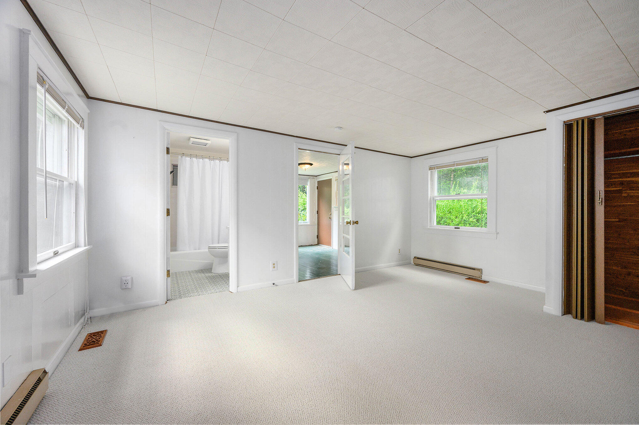 Kalamazoo City, Michigan 49008, United States, 4 Bedrooms Bedrooms, ,3 BathroomsBathrooms,Residential,Active,200280