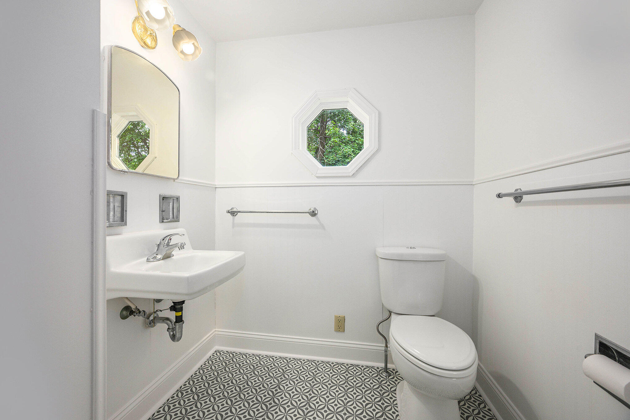 Kalamazoo City, Michigan 49008, United States, 4 Bedrooms Bedrooms, ,3 BathroomsBathrooms,Residential,Active,200280