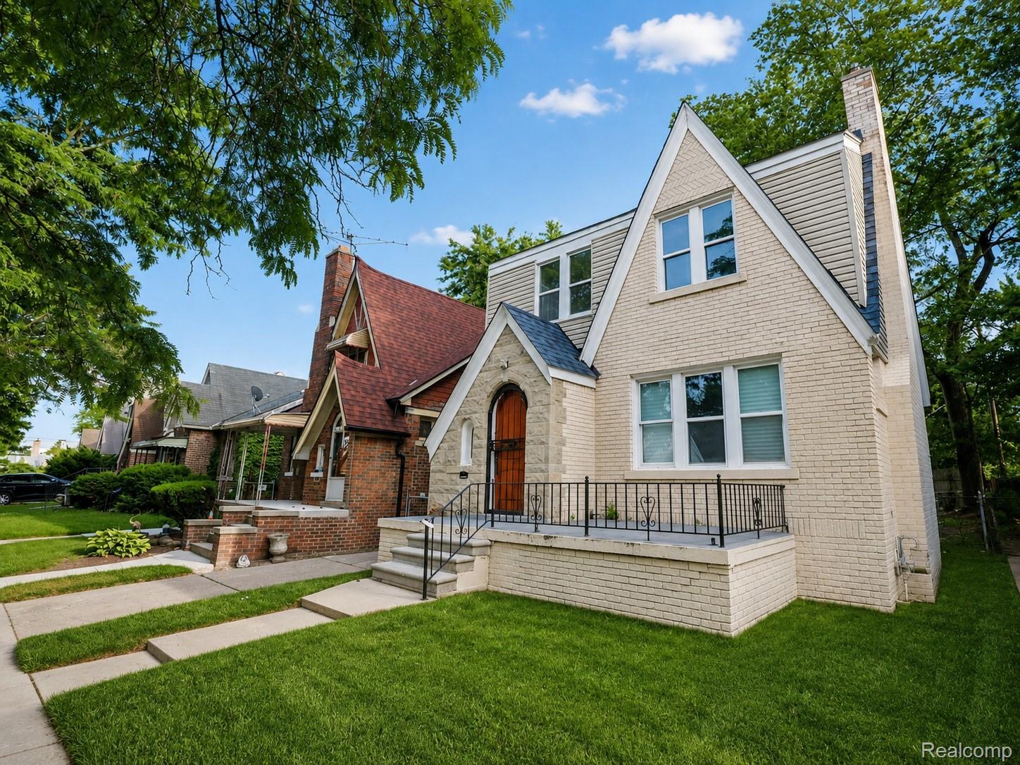 9175 Devonshire Road