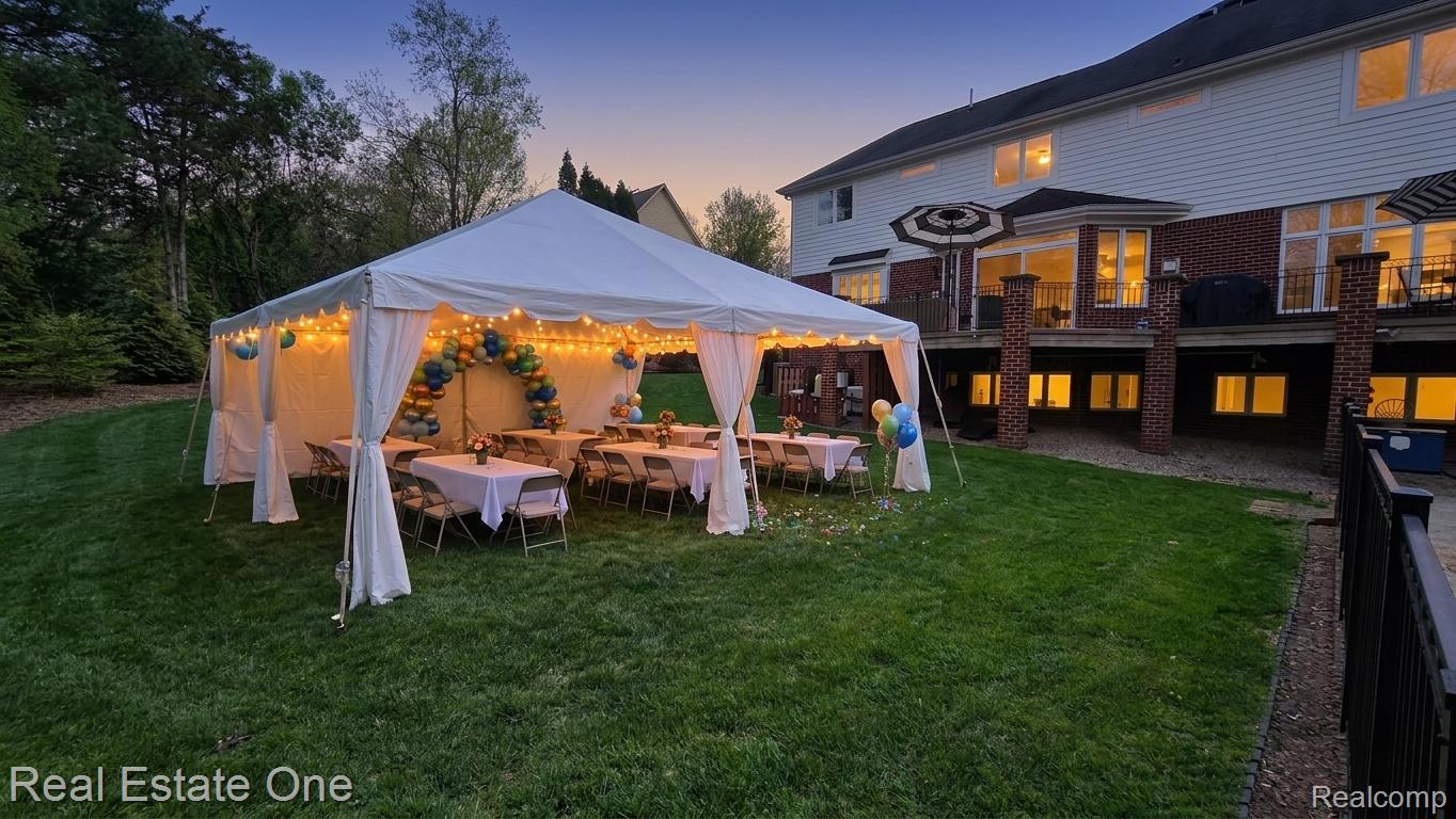 960 Hill Hollow Lane