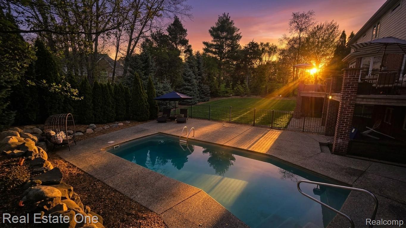 960 Hill Hollow Lane